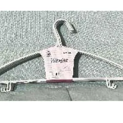  colgador de ropa ;  Espesor del alambre: 4,0 mm, espesor de la  carcasa de plástico: 6,4 mm,  tamaño:43,5 cmx22cm, peso: 53 gramos - tubo  hueco, rojo. azul, verde claro, pe + tubo hueco,  10/tarjetas de papel 