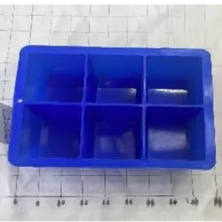  moldes para hielo de silicona； 125g, 16.5*11.3*5cm  Mezcla de 3-4 colores  1pc/opp