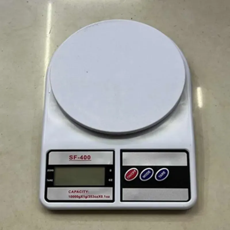  Pesa electrónica hasta 10 kg, con una precisión  de 1 g, 232g; Plástico + hierro,con 2 baterías  AAA  1 unidades / Caja de colo