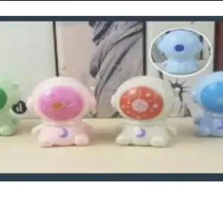  Sacapuntas plástico con forma  de astronauta en distintos  colores. Medida: 4 * 3,5 * 5cm,  rosa 720 / gris 720 /  azul 720.  72 unidades / cilindros de  plástico