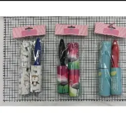  Set de 1 rollito pegajoso removedor de pelusas  con cabo plástico y 2 rollitos pegajosos extras  10 cm, material: polipropileno.