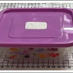 Set de 3 pozuelos con tapas plásticos,  para  microwave, rectangulares, con diseño floreado,  16,5*7,5cm,190g