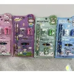  SET DE PAPELERIA POR 12;  ROSADO*120SET,MORADO*1  20SET,VERDE*120SET,AZUL*  120SET  2 LAPICES DE MADERAS,1  GOMA,1SACAPUNTA DE  PLÁSTICO Y HIERRO,8   PALOS DE PINTURA AL ÓLEO  12UNIDADES/SET/BLISTER， 12SET/BOLSITA*40BOLSITA