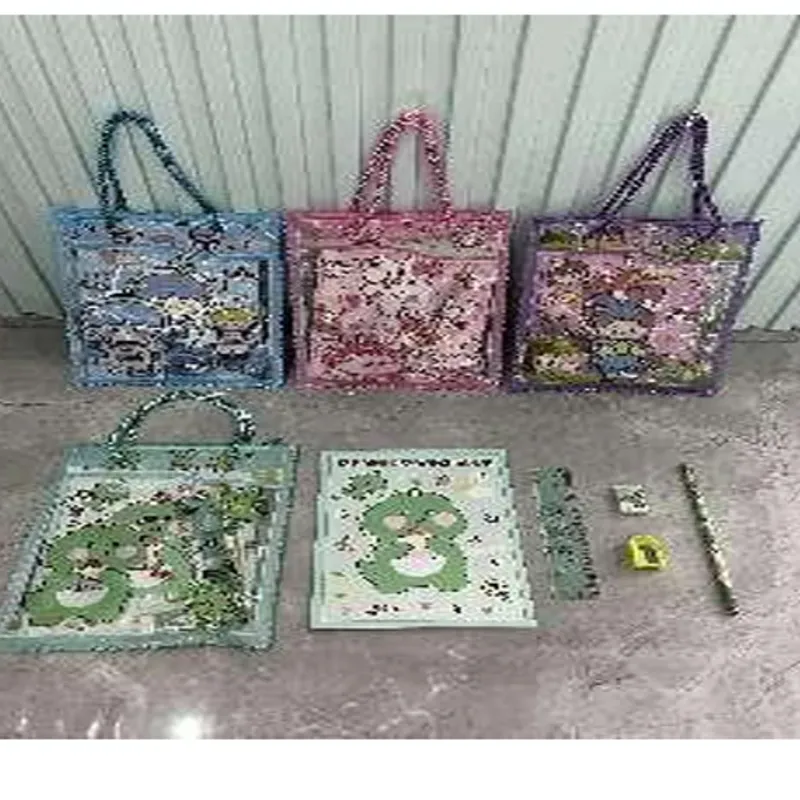 SET DE PAPELERIA POR 4;  MORADO*120SET， VERDE*120SET， ROSADO*120SET， CELESTE*120SET  1 LIBRO DE DIBUJO ，1  REGLA PLÁSTICA，1  GOMA，1SACAPUNTA DE  PLÁSTICO Y HIERROc