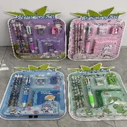 SET DE PAPELERIA POR 7;  MORADO*120SET， VERDE*120SET， ROSADO*120SET， CELESTE*120SET  3 LÁPICES DE MADERA，1  BOLIGRAFO PLÁSTICO， 1SACAPUNTA DE PLÁSTICO  Y HIERRO，1 BOLSA  POLIESTER  7UNIDADES/SET/BLISTER，