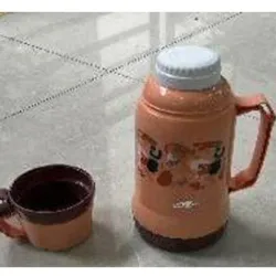  Termo plástico con tapa en forma de taza  1l, en colores combinados