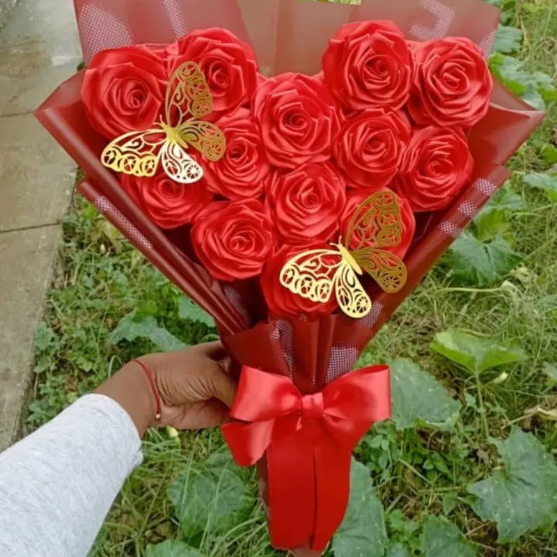 Flores eternas Ramo 13 rosas