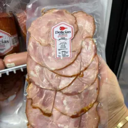 Jamón embuchado lonchado