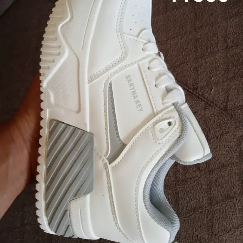 Tenis