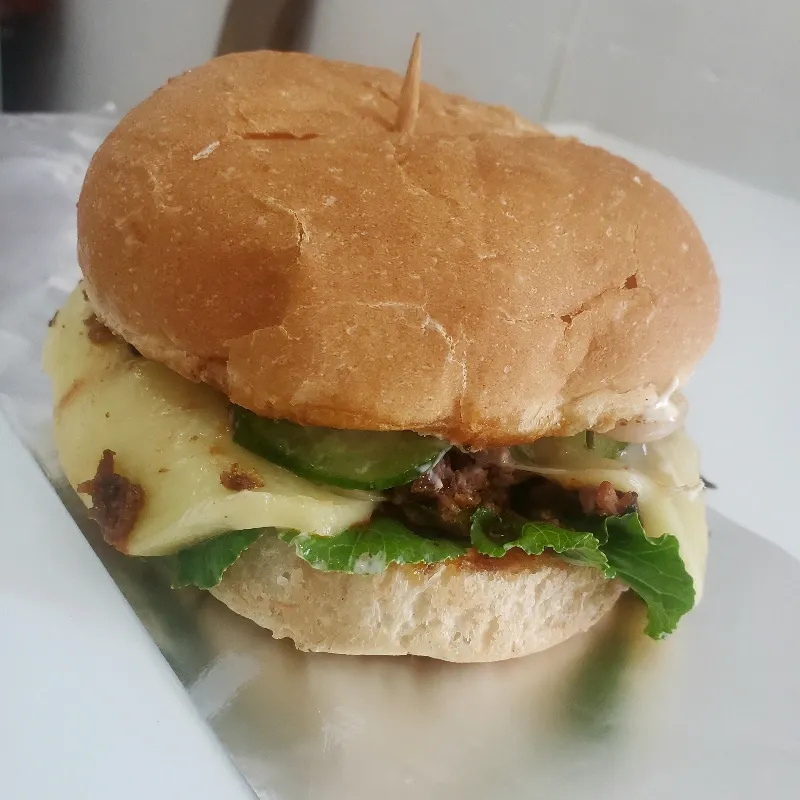 Sándwich de res