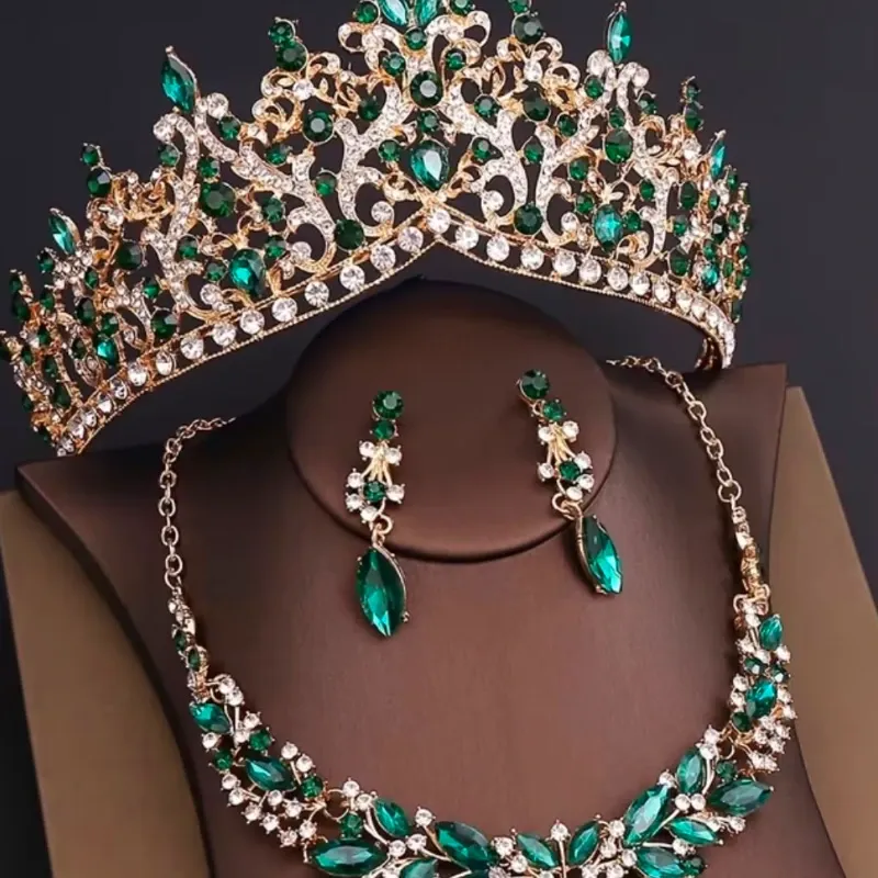 Tiara, Collar y Aretes