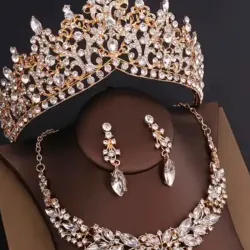 Tiara, Collar y Aretes