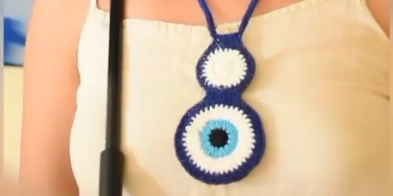 Collar tejido (Ojo turco)
