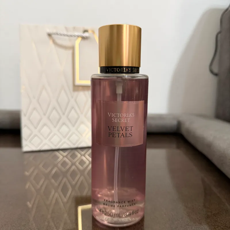 Colonia Velvet Petals