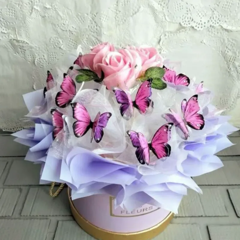 Caja con flores y mariposas 🦋 