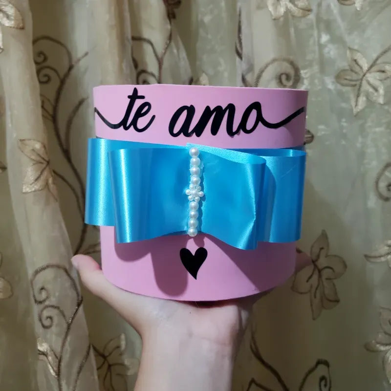 Caja redonda de foami 