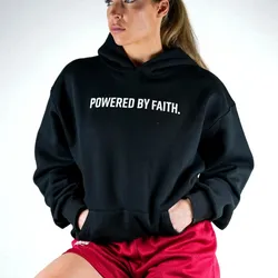 Abrigo con capucha y bolsillos 