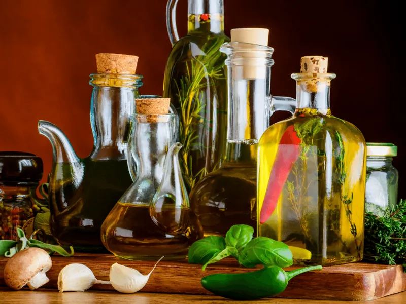 SALSAS, ACEITES Y CONDIMENTOS