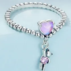 Anillo con decoración de corazón 