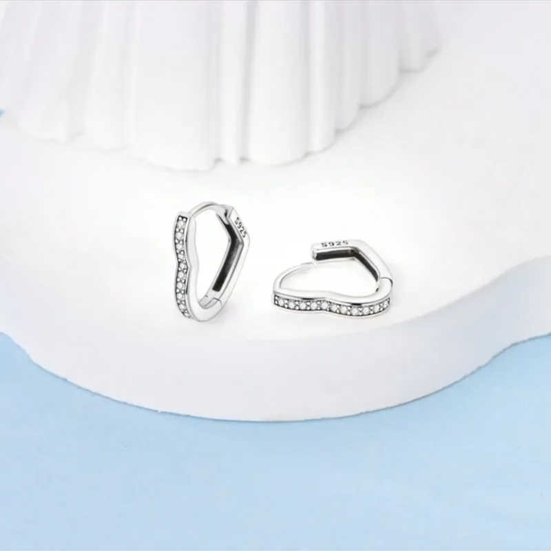 Aretes Elegantes De Aro De Corazón 