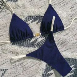 Bikini en contraste con adorno L0834