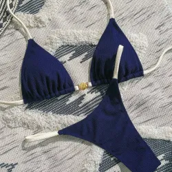 Bikini texturizado con adorno de concha L1144