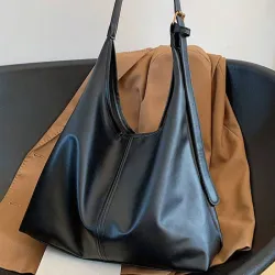 Bolso con Asa Tipo Correa y Cierre de Broche L1423