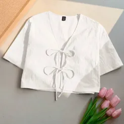 Camisa corta blanca con nudo delantero L0508