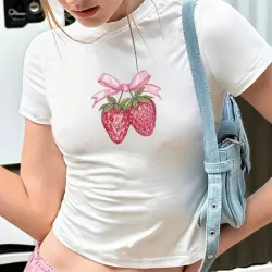Camiseta con estampado de fresas L1021