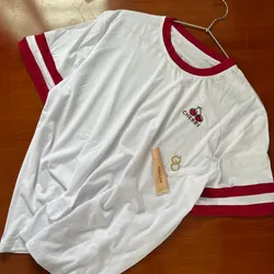 Camiseta oversize con estampado de cereza