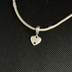 Colgante de plata de ley 925 con diseño de corazón y grabado