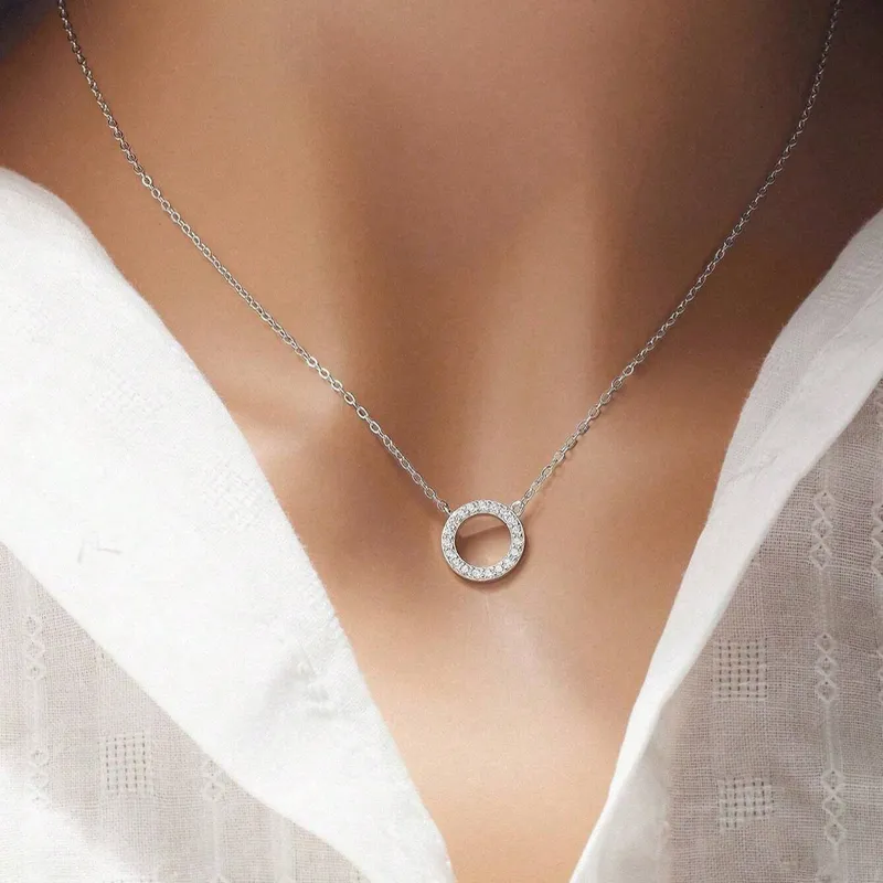 Collar de clavícula con circonita cubica circular para mujeres