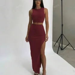  Conjunto de 2 piezas sexy con camiseta de cuello  redondo y falda con  abertura