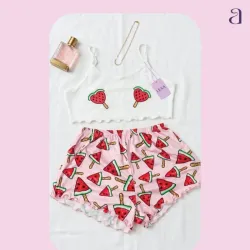 Pijama con ribete y estampado de sandia