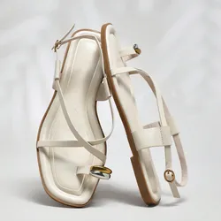 Sandalias cómodas con aros de metal L0838