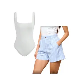 Shorts de rayas casuales y body ajustado