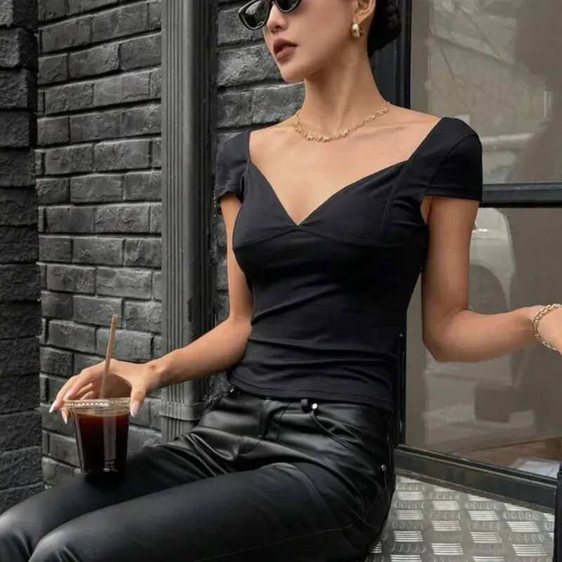 Top sensual con escote de corazón