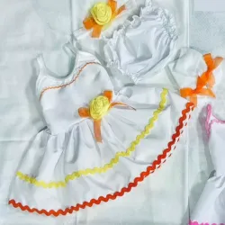 🐨Bata blanca con detalles en naranja 