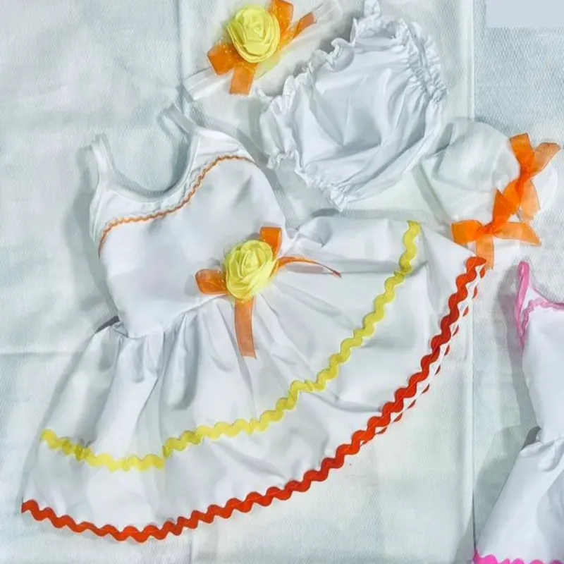 🐨Bata blanca con detalles en naranja 