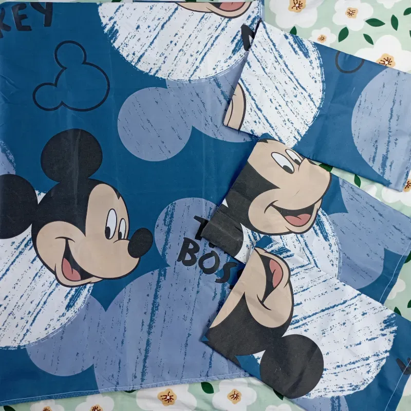🐨 Sábana con 3 fundas de Mickey mouse 
