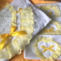 🐨 Sábana con 3 fundas bordado amarillo 
