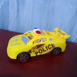 Carro policía amarillo 
