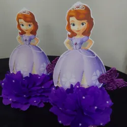 Centro de mesa personalizado con base de creppe