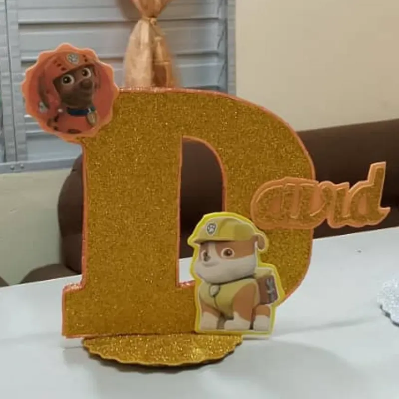 Letra o número 2D con nombre 