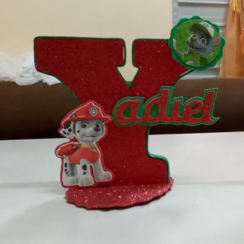 Letra o número 2D con nombre 