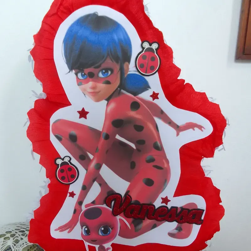 Piñata forma animado (imagen impresa)