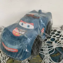 Carro policía mediano