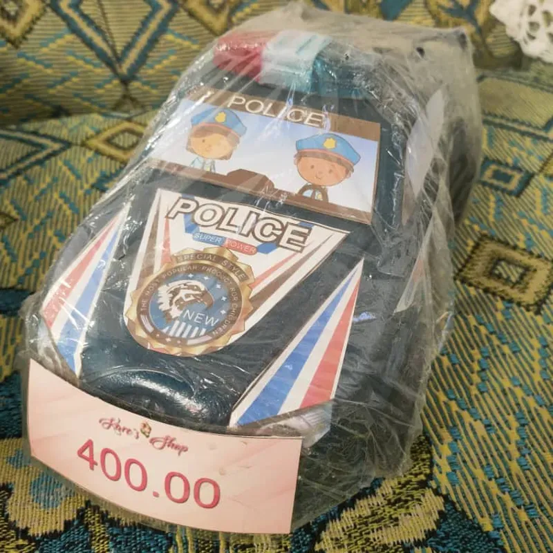 Carro policía mediano