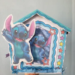 Piñata casita Stich