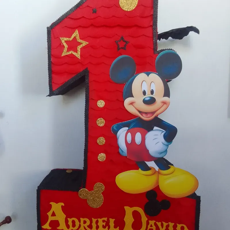 Piñata de Número con nombre de foami 